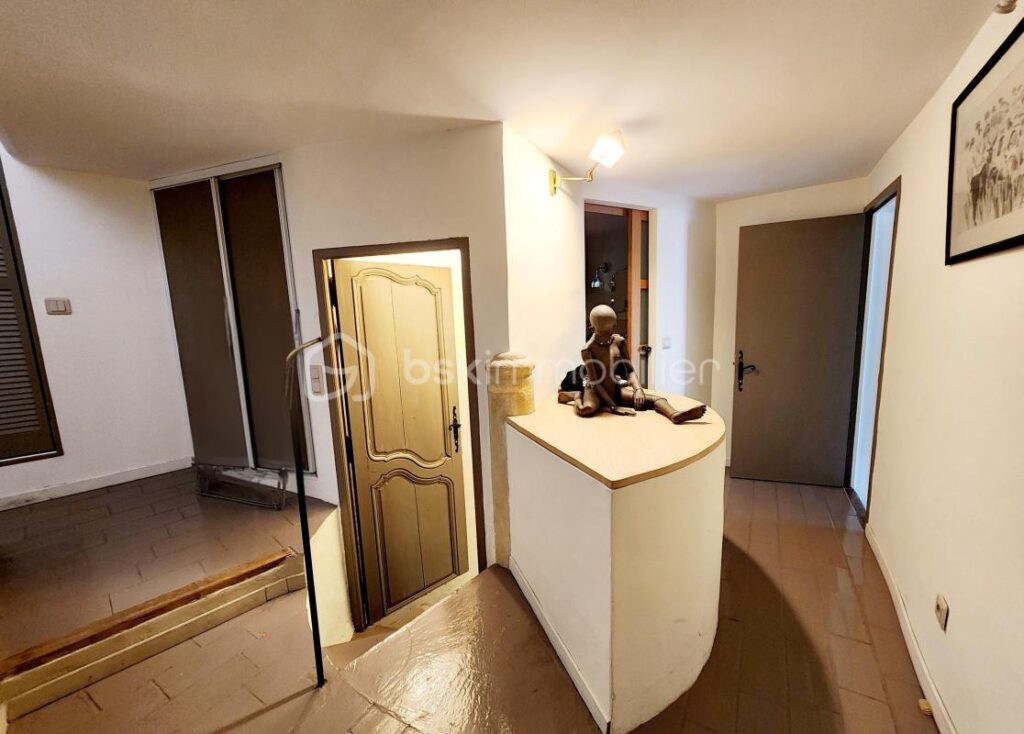 Bien d’exception au cœur du village prestigieux de Lourmarin – 5 pièces – 3 chambres – 130 m²