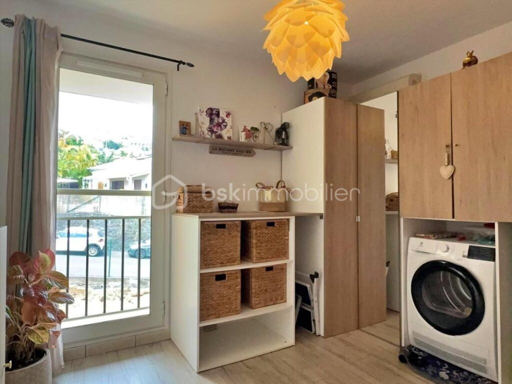 🌅 T4 DUPLEX – DERNIER ÉTAGE – VUE MER – CENTRE-VILLE LES AVIRONS 🌅 – 4 pièces – 3 chambres – 81 m²