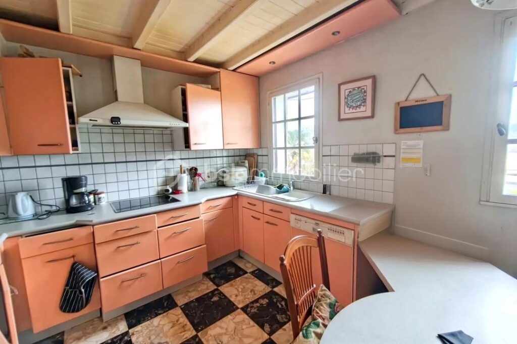 Maison familiale avec piscine et vue Pyrénées secteur recherché – 6 pièces – 4 chambres – 125 m²