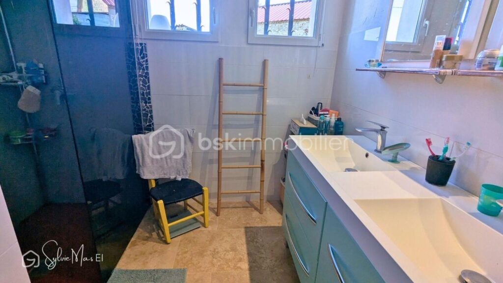 Plain-pied avec Piscine – garage – Portes du Périgord Noir – 4 pièces – 3 chambres – 106 m²