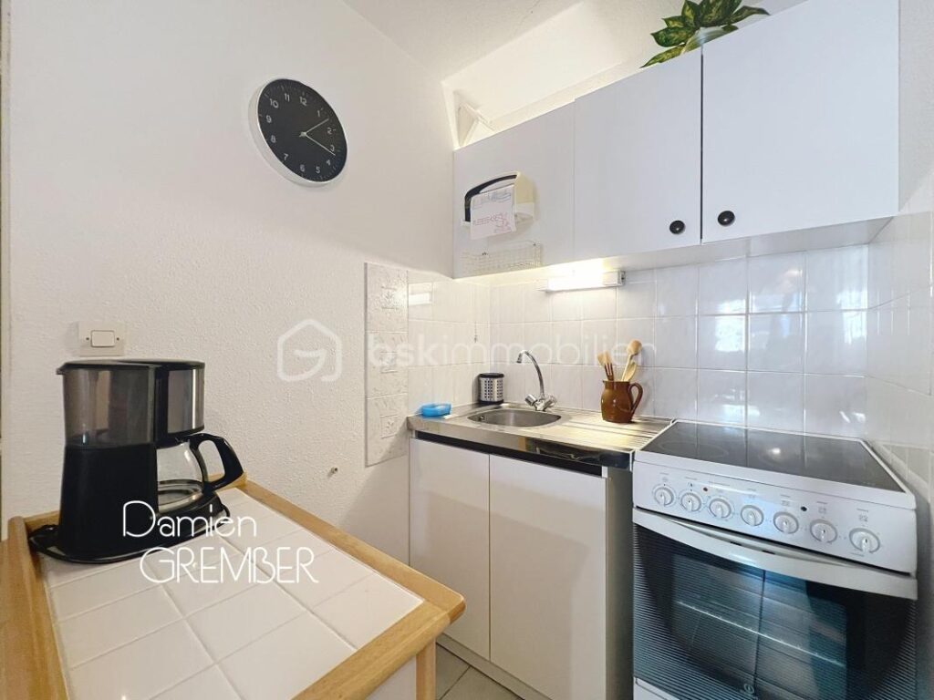 ✨ SETE – T2 cabine de 35m² avec PARKING dans résidence avec piscine – 2 pièces – 1 chambre – 35 m²