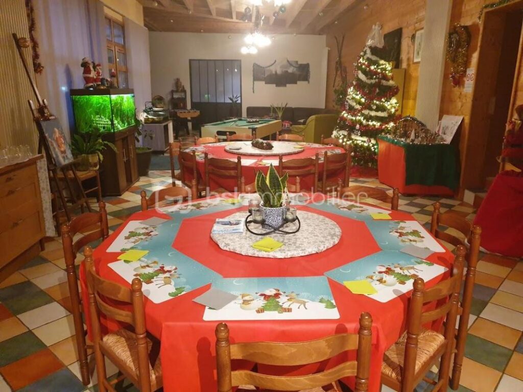 Grande maison rénovée avec activité touristique: gîte classé 3 étoiles et chambres d’hôtes – Fort potentiel à Besse-et-Saint-Anastaise – 12 pièces – 8 chambres – 435 m²