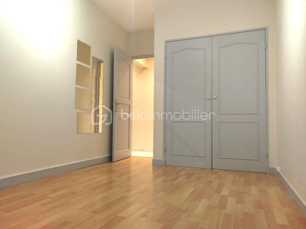 BEL APPARTEMENT IDEALEMENT SITUE – 5 pièces – 3 chambres – 92 m²