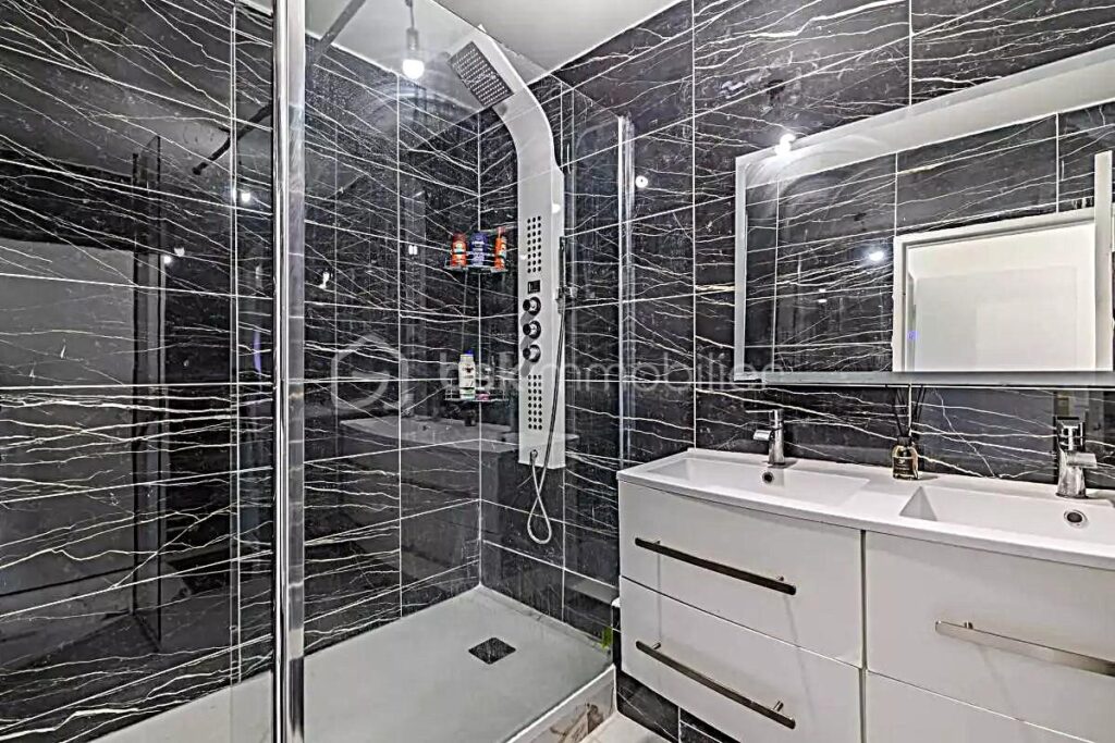 3 pièces de 64m² – lumineux et refait à neuf -vue jardin – parking – bords de Marne – 10 min RER A – 3 pièces – 2 chambres – 64 m²