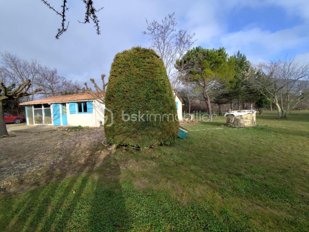 Maison en Ardèche Sud avec vue – 3 pièces – 1 chambre – 60 m²