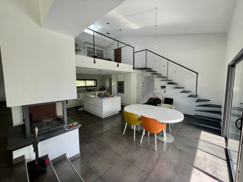 Demeure familiale de prestige – 7 pièces – 5 chambres – 370 m²