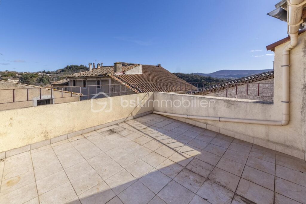 Maison de village avec jardin secret et toit-terrasse – 125 m2 – Reillanne – 5 pièces – 3 chambres – 125 m²