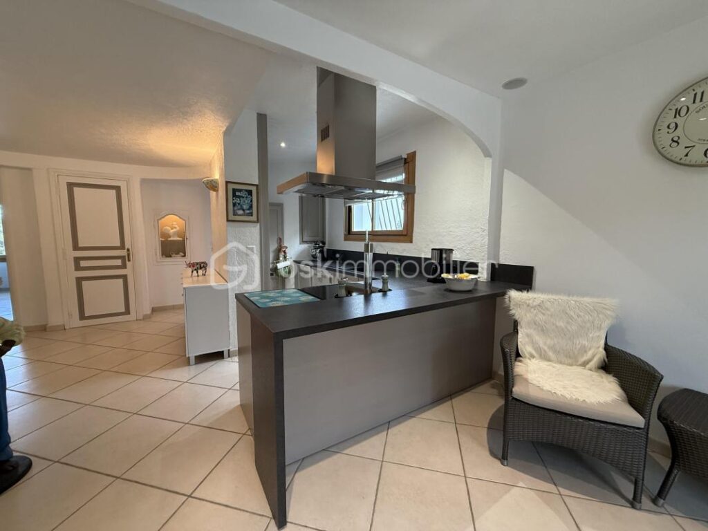 Maison Appartement – 4 pièces – 3 chambres – 110 m²