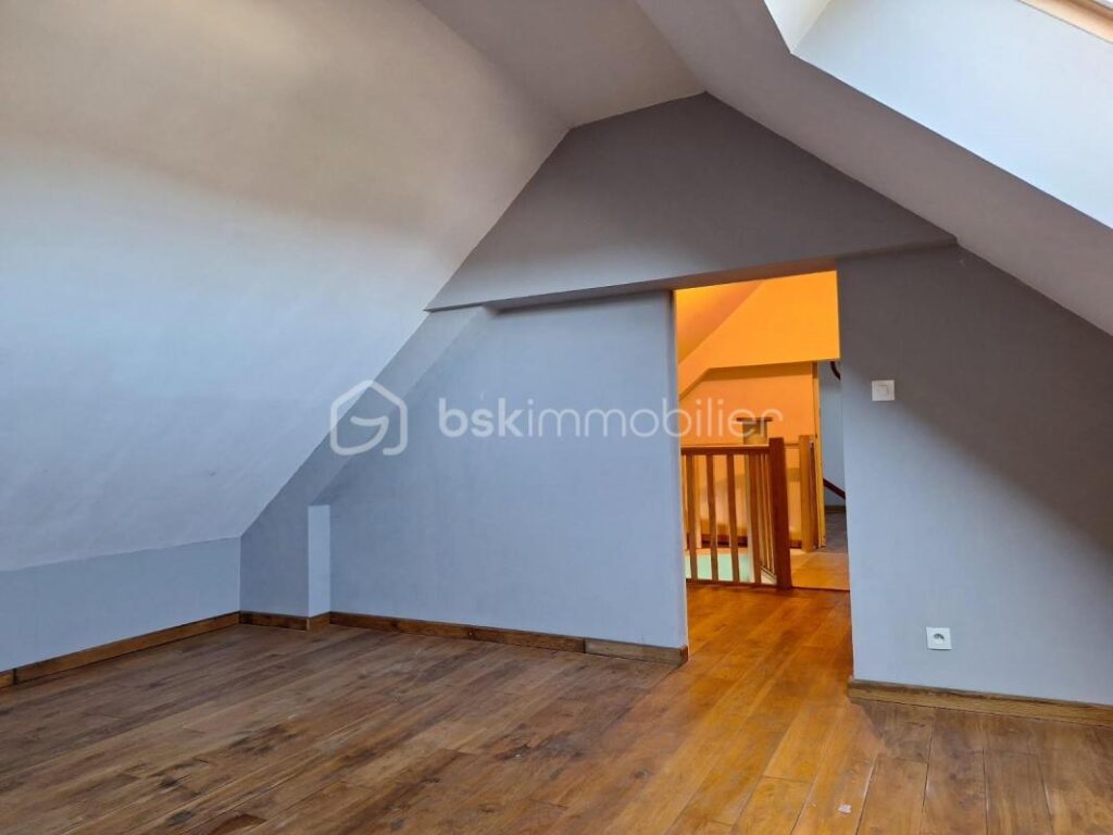 À vendre : Pavillon individuel sur les hauteurs de Monthermé – 5 pièces – 3 chambres – 110 m²