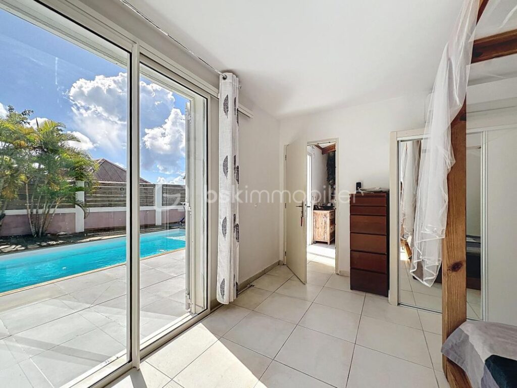 Ensemble immobilier villa et ses deux locatifs vue mer – 10 pièces – 7 chambres – 295 m²