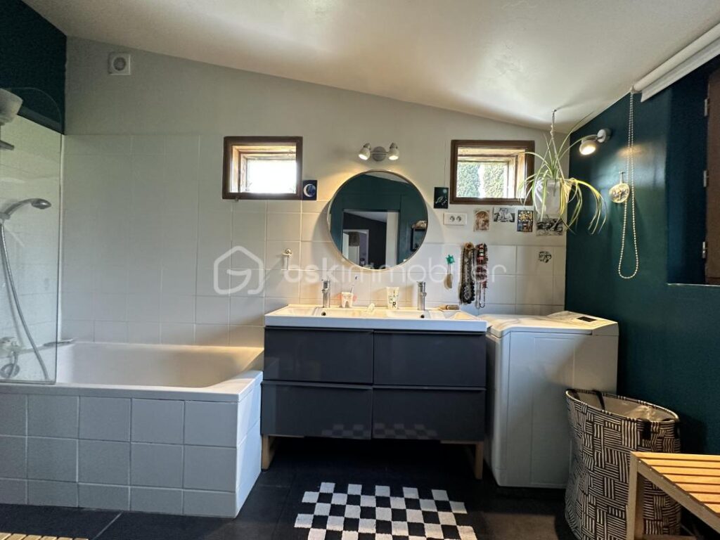 Maison en pierre avec dépendances et grand jardin – 5 pièces – 4 chambres – 132 m²