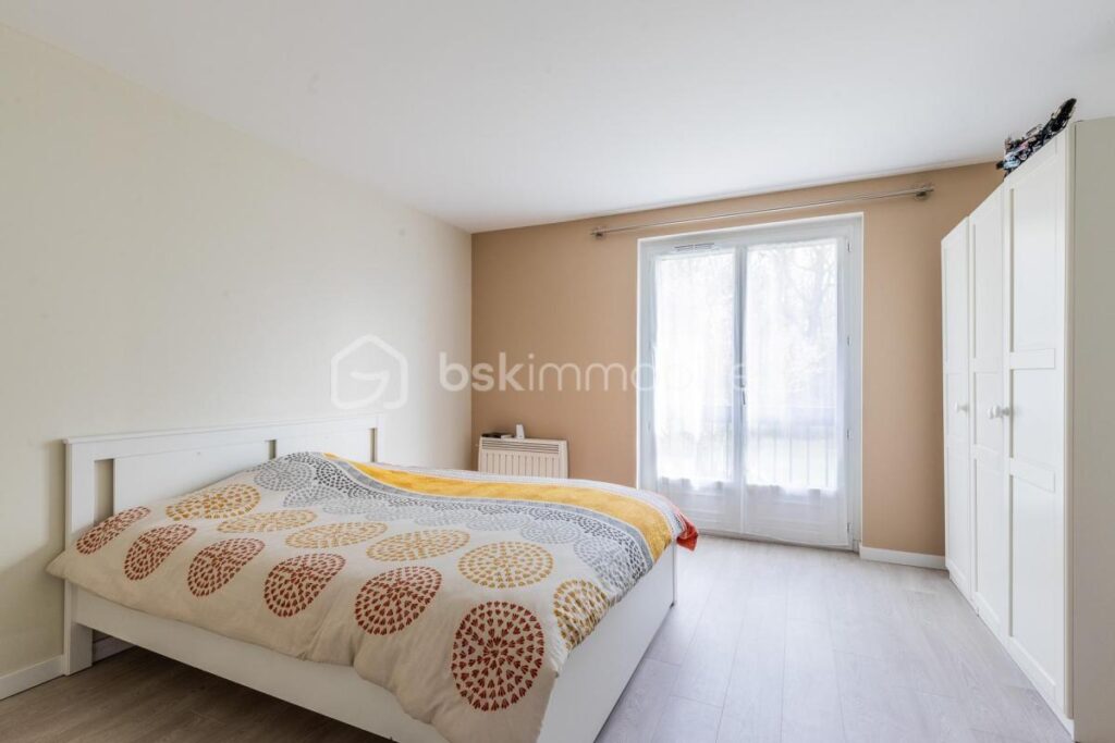 Exclusivité – Maison familiale 5 pièces avec jardin et vue sur la forêt en fond de parcelle – 5 pièces – 4 chambres – 98 m²