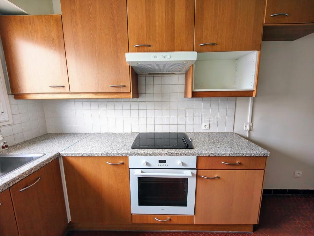 Appartement 98m2 – double balcon cave 2 pl parking – 5 pièces – 3 chambres – 96 m²