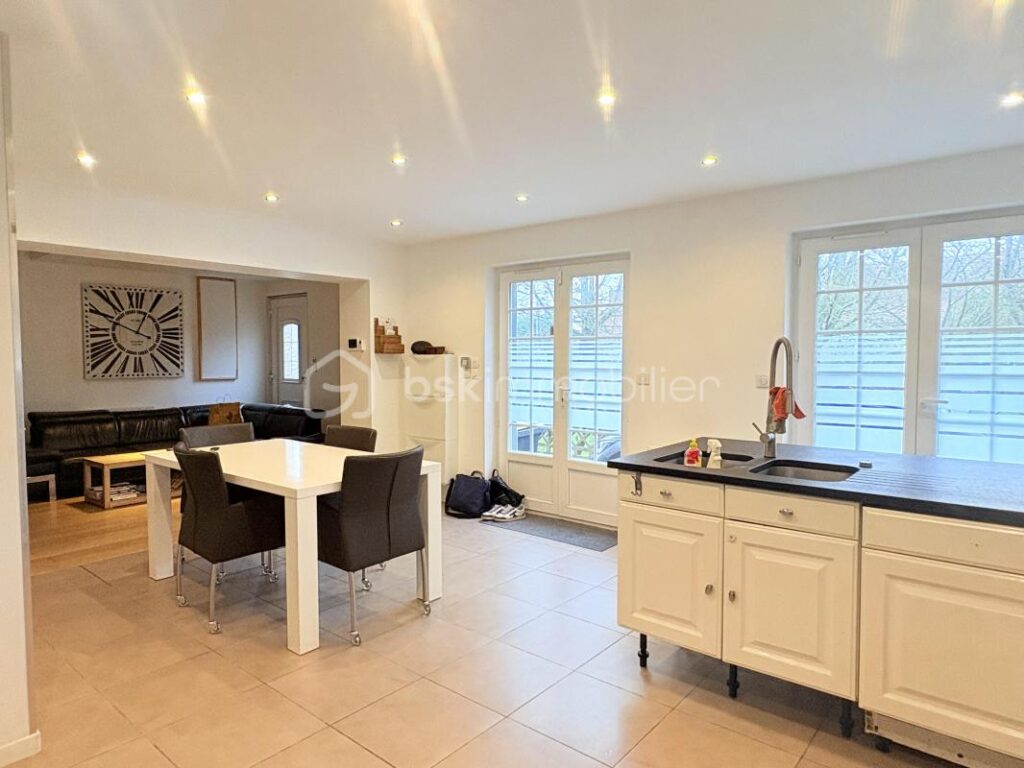 Maison familiale semi plain pied 148 m2 Libercourt – 7 pièces – 5 chambres – 147 m²