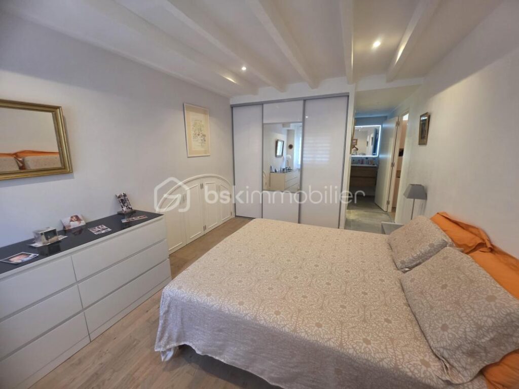 Appartement coup de cœur en duplex face à la mer à Hyères – 5 pièces – 4 chambres – 165 m²