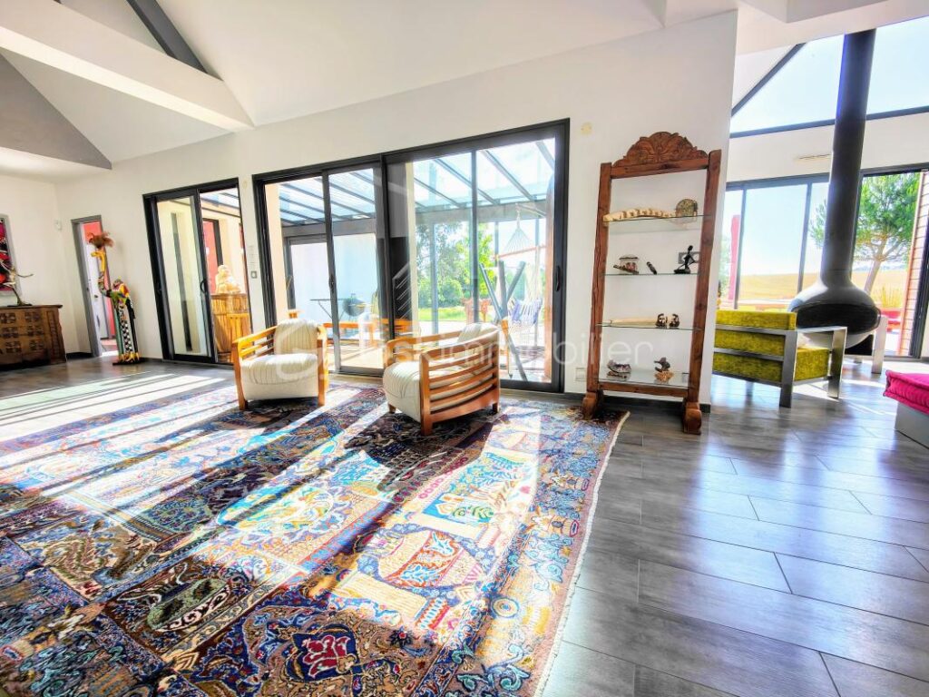 Maison av jardin arboré vue dégagée et sous-sol total ! – 10 pièces – 4 chambres – 239 m²