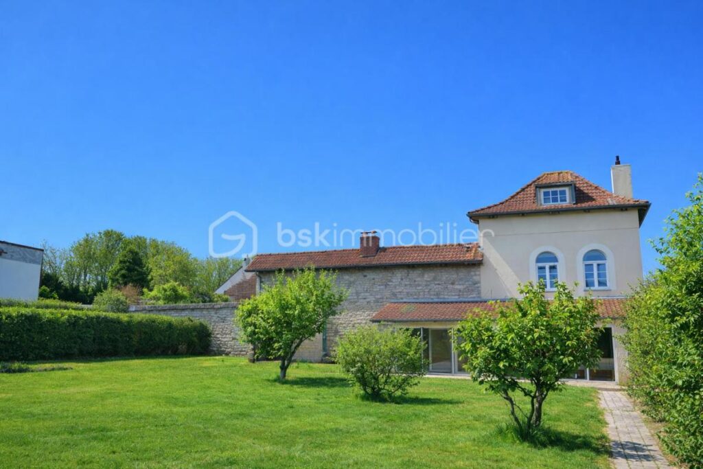 RESIDENCE PRINCIPALE – SECONDAIRE – AIRBNB – 4 pièces – 3 chambres – 208 m²