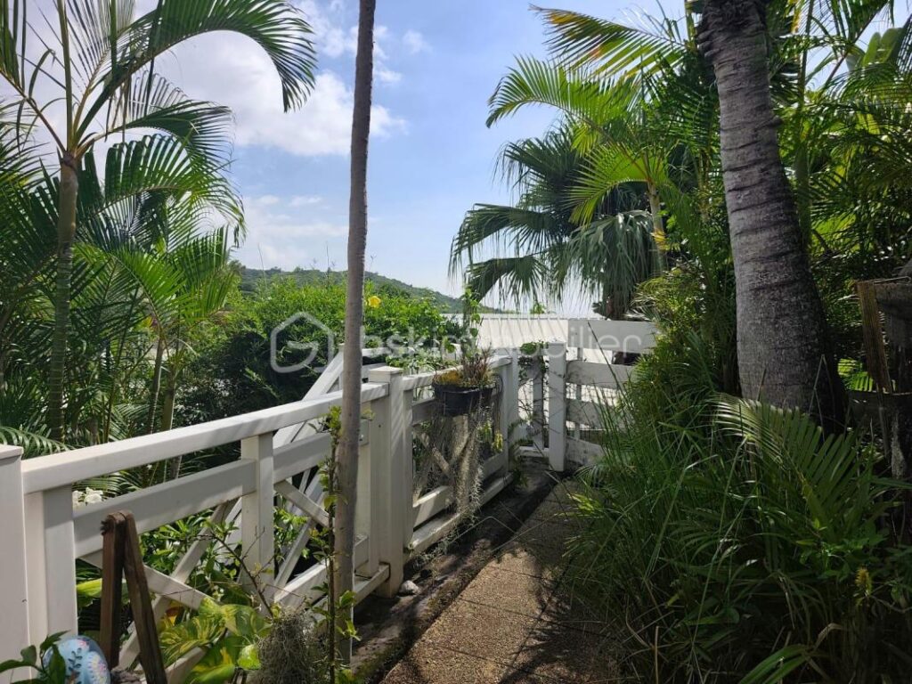 Villa familiale avec piscine et jacuzzi – 7 pièces – 6 chambres – 153 m²