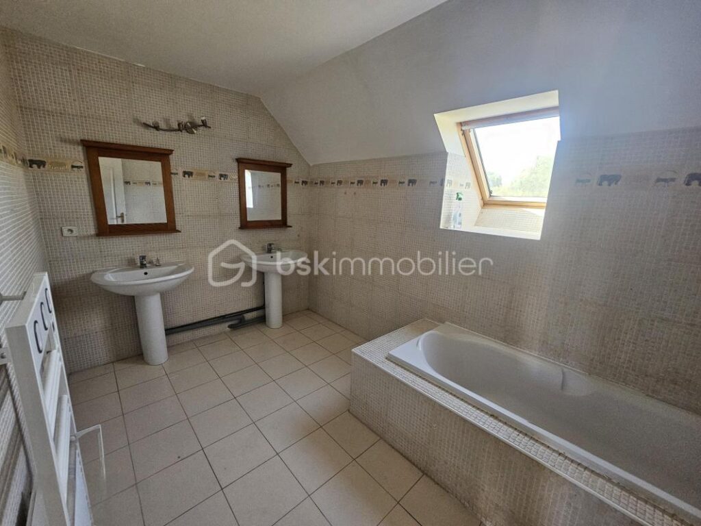 🏡 Belle maison familiale à Auneuil !! – 7 pièces – 4 chambres – 160 m²