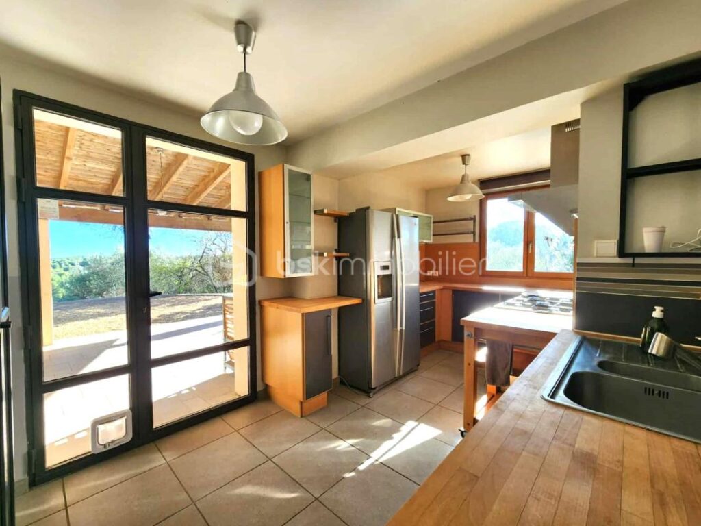 Superbe villa avec vue imprenable – 7 pièces – 4 chambres – 192 m²