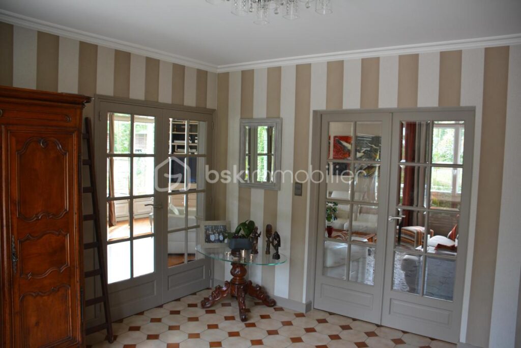 Maison d’exception de 200 m² avec piscine et domaine de 15 000 m² – Cadre naturel préservé – Le Mesnil-Roch (axe Rennes-Saint Malo) – 9 pièces – 5 chambres – 200 m²