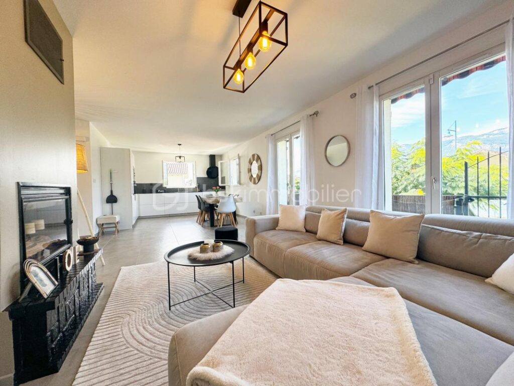 Maison à fort potentiel – 5 pièces – 3 chambres – 108 m²