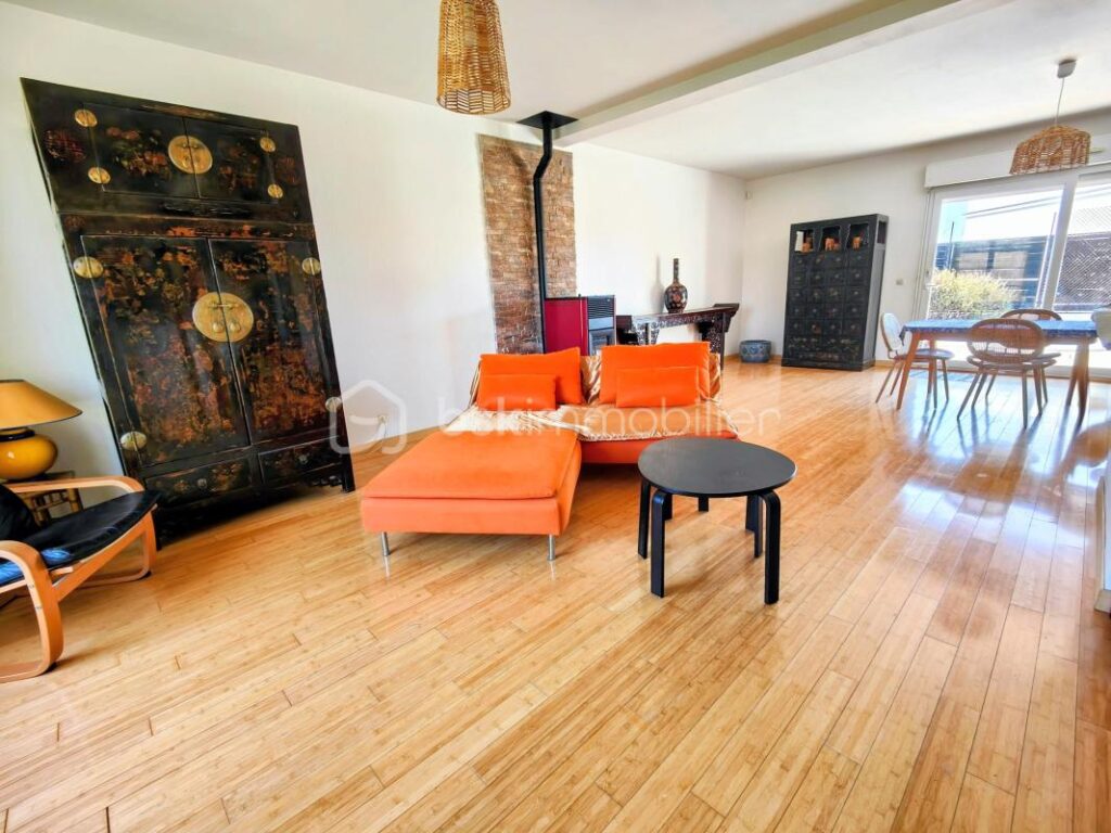 A l’abris des regards, belle maison familiale av 4 chambres et garage – 6 pièces – 4 chambres – 146 m²