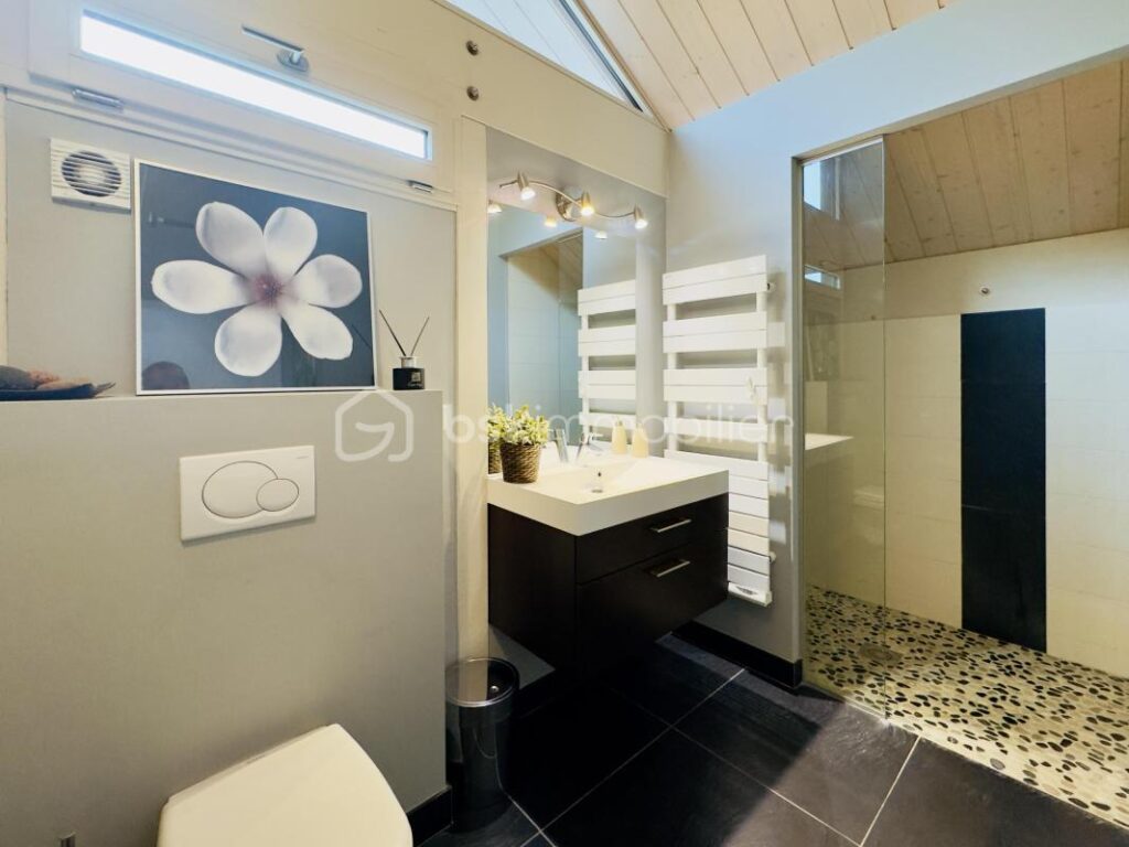 Propriété d’architecte Dunoyer – Panorama alpin exceptionnel, piscine & double habitation – Proche Annecy / Genève / Chamonix – 10 pièces – 5 chambres – 276 m²