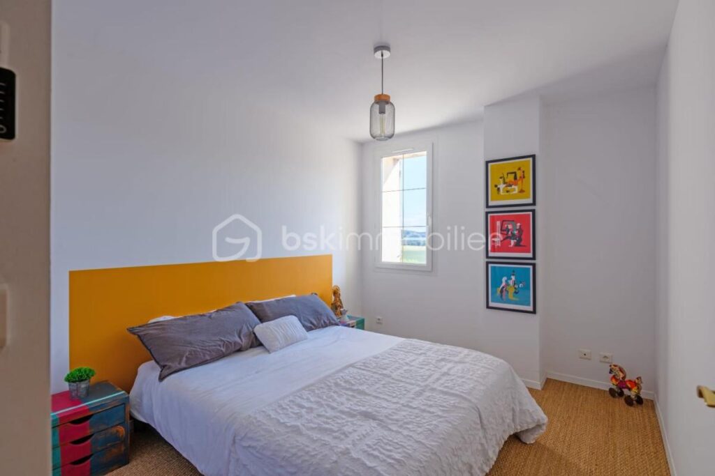 SUPERBE MAS EN PIERRES ENTIEREMENT RENOVE DANS LE GARD – 5 pièces – 4 chambres – 185 m²