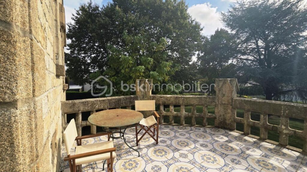 Demeure de caractère aux portes de Fougères – Bien rare sur le marché – 12 pièces – 5 chambres – 353 m²