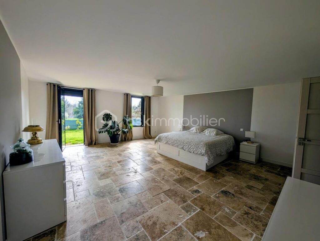 MAISON RENOVEE « ESPRIT LOFT » de 302m2 – 4 CH dont 1 suite parentale – 8 pièces – 4 chambres – 302 m²