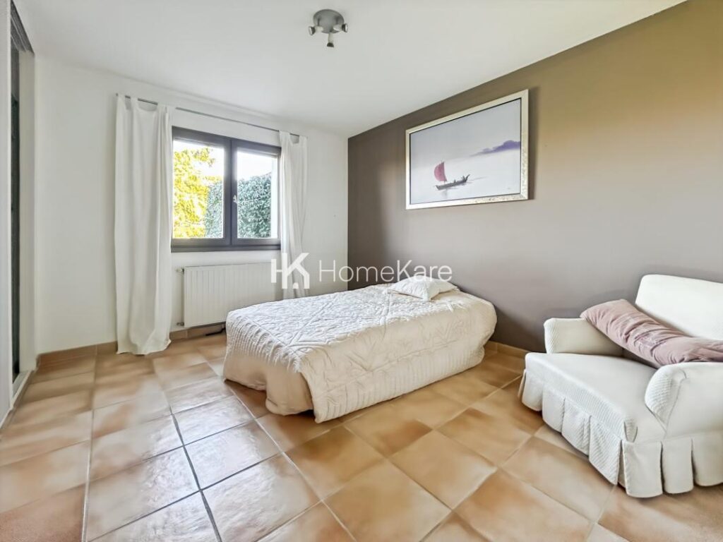 MAISON FAMILIALE DANS UN ENVIRONNEMENT IDEAL – 7 pièces – 5 chambres – 192 m²