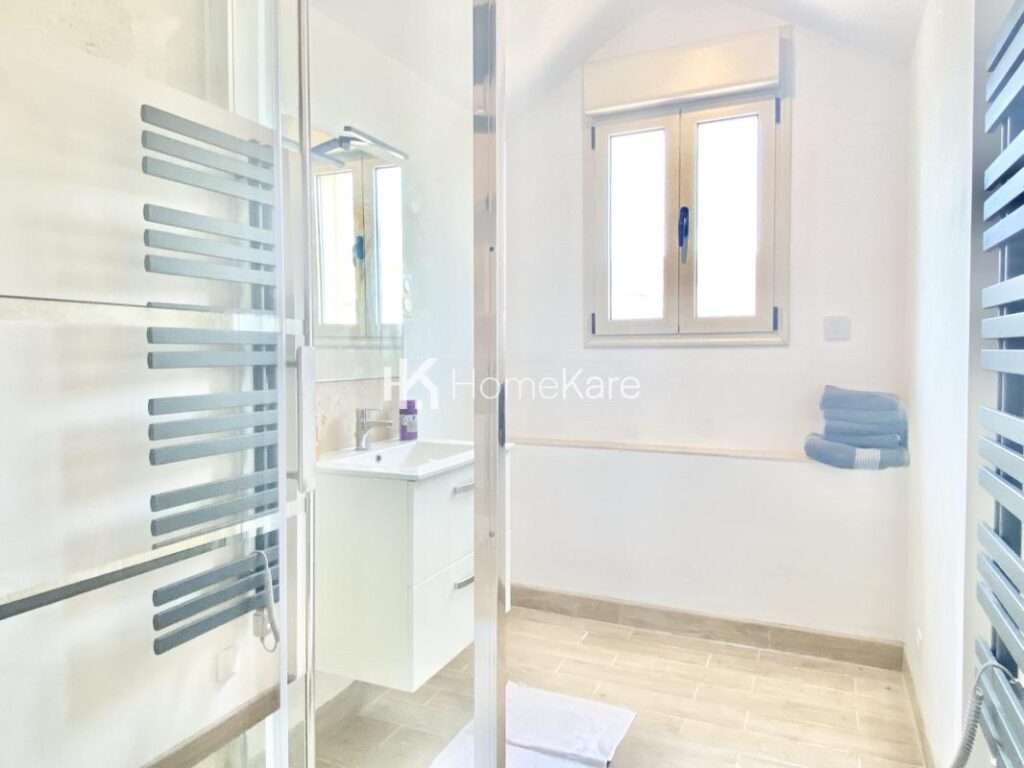 APPARTEMENT T5 DERNIER ETAGE – ASCENSEUR PRIVATIF – 5 pièces – 3 chambres – 132 m²