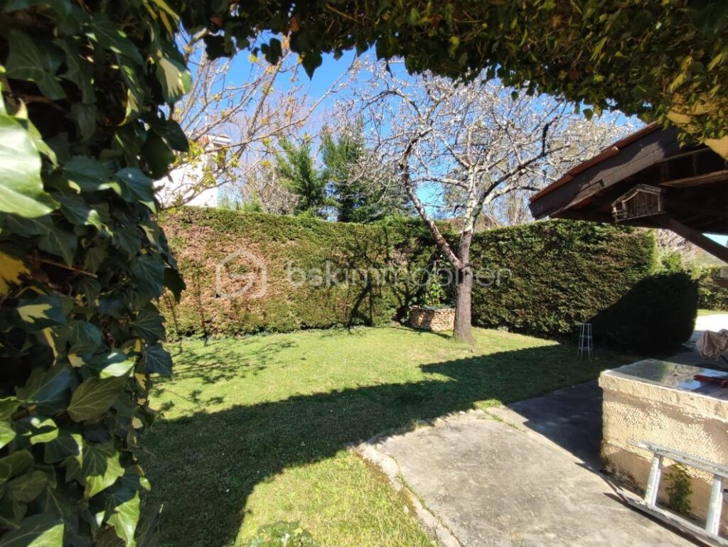 Rabastens – maison plain pied avec piscine – a deux pas du centre ville – 6 pièces – 4 chambres – 148 m²