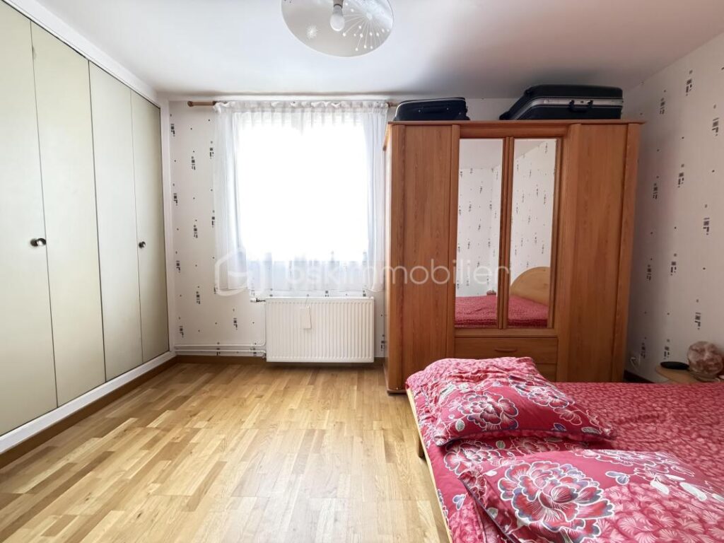 Bel appartement spatieux de 73m2 avec loggia – 3 pièces – 2 chambres – 73 m²