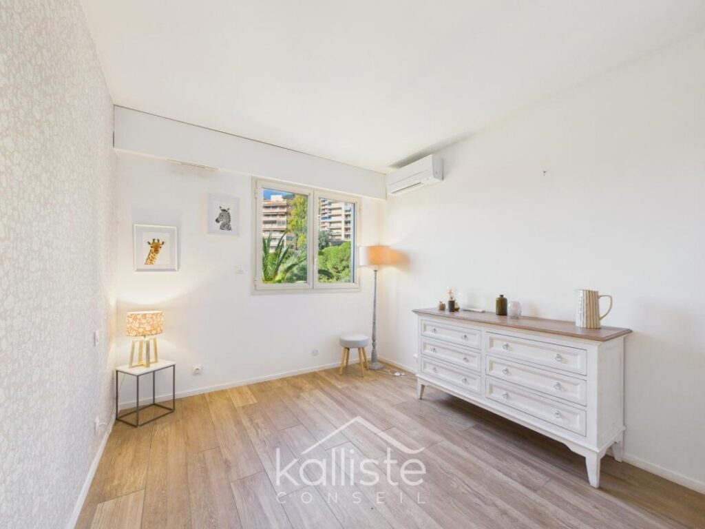 Appartement T5 131.87 m² de standing avec terrasse et garage – Ajaccio – 5 pièces – 4 chambres – 131 m²