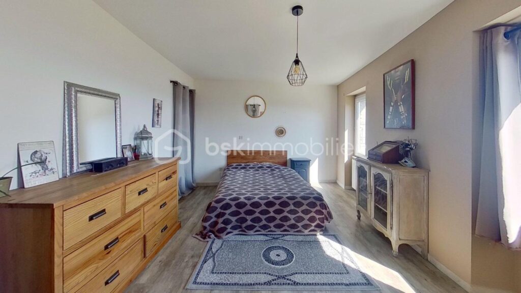 Maison Atypique avec jardin au Teil – 6 pièces – 4 chambres – 142 m²