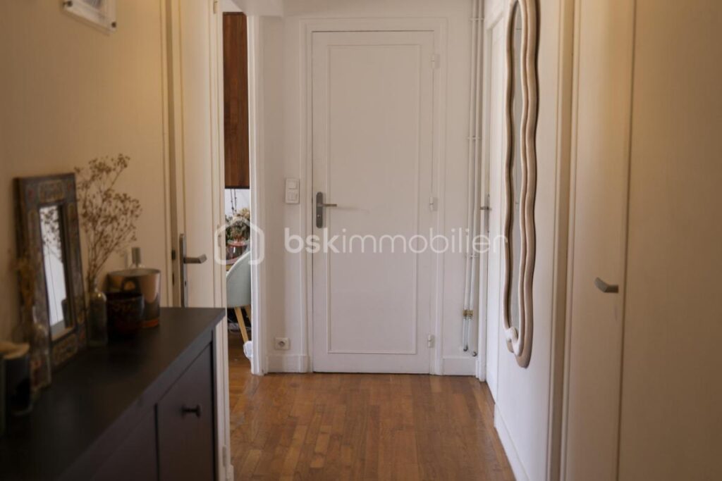 🏡 3 PIÈCES LUMINEUX & TRAVERSANT – ÉTAGE ÉLEVÉ AVEC BALCON – CHARENTON-LE-PONT – 3 pièces – 2 chambres – 50 m²