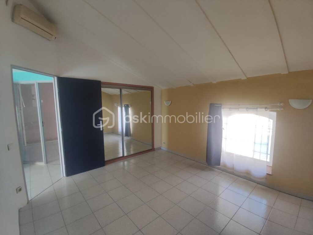 Appartement T3 de 68m² – Balcon avec vue dégagée – Cour privée – 3 pièces – 2 chambres – 68 m²