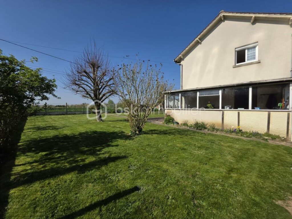 Maison de campagne proche des commodités – 5 pièces – 3 chambres – 91 m²