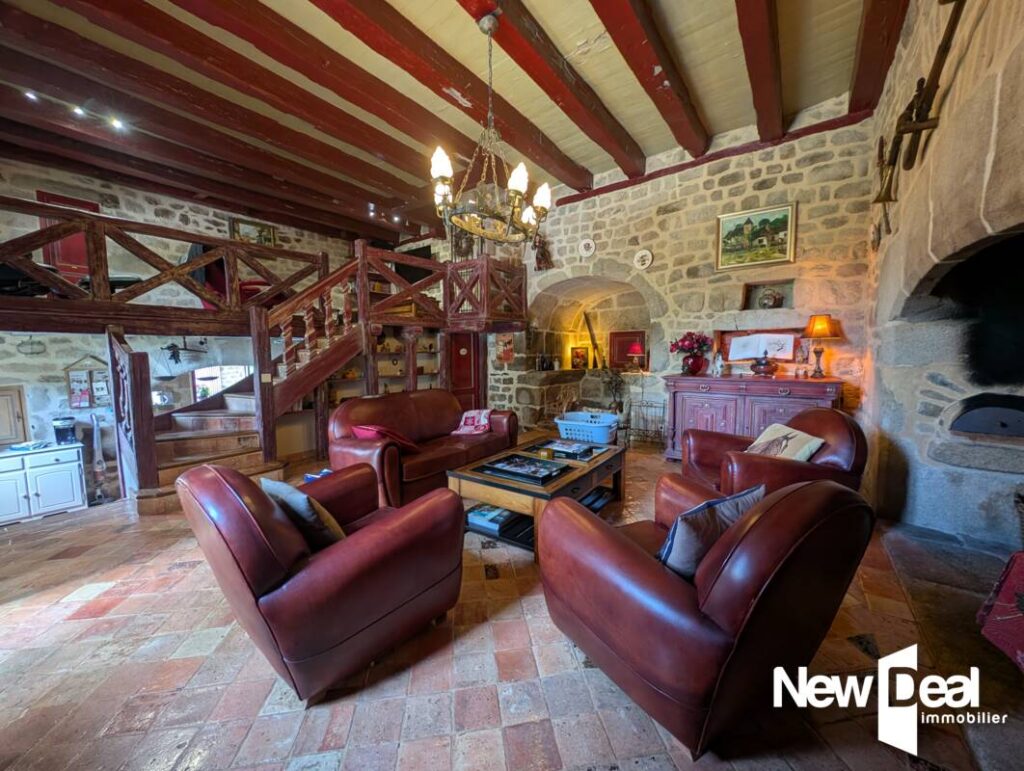 Propriété de charme en pierre – 290 m² – vue dominante – cadre d’exception – 10 pièces – 4 chambres – 230 m²