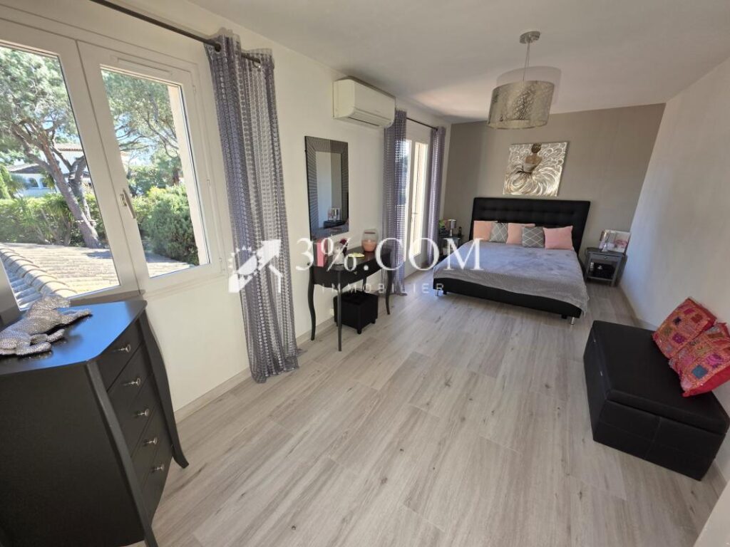 Grande villa dans quartier verdoyant – 6 pièces – 4 chambres – 145 m²