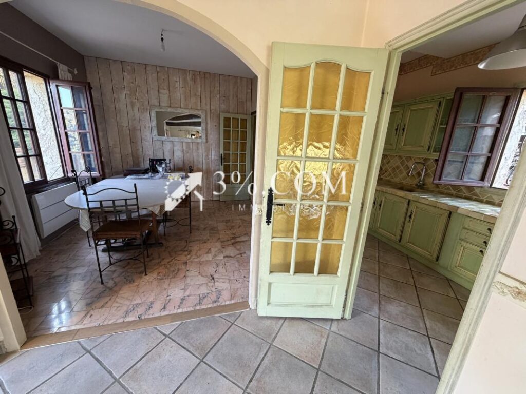 Maison avec vue panoramique Fort potentiel Colomars, à 2 – 5 pièces – 3 chambres – 141 m²