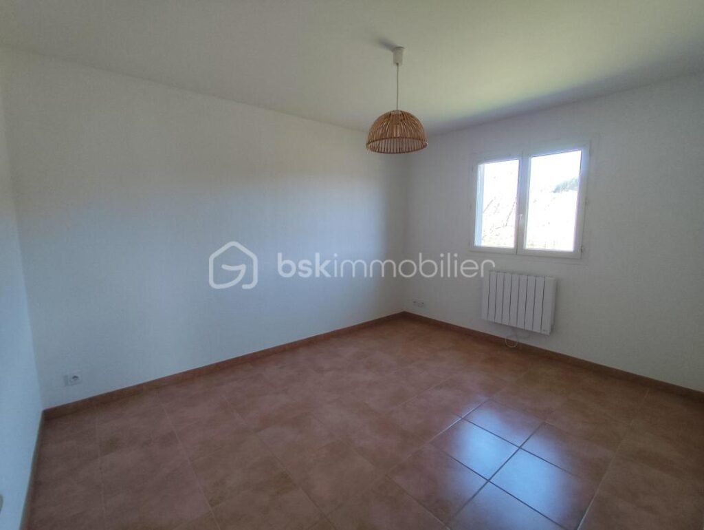 VILLA 83M² – TERRAIN 600m² – VUE IMPRENABLE – 4 pièces – 3 chambres – 83 m²