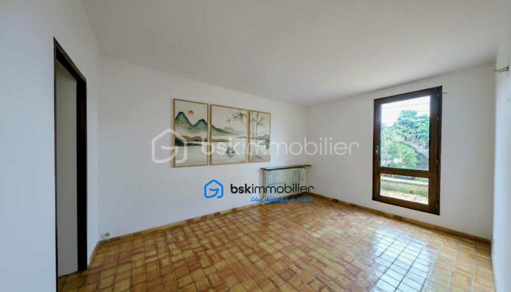 Exceptionnel ! Rare sur le secteur. Villa au cœur des Alpilles, jardin, piscine, terrain clôturé – 5 pièces – 4 chambres – 148 m²
