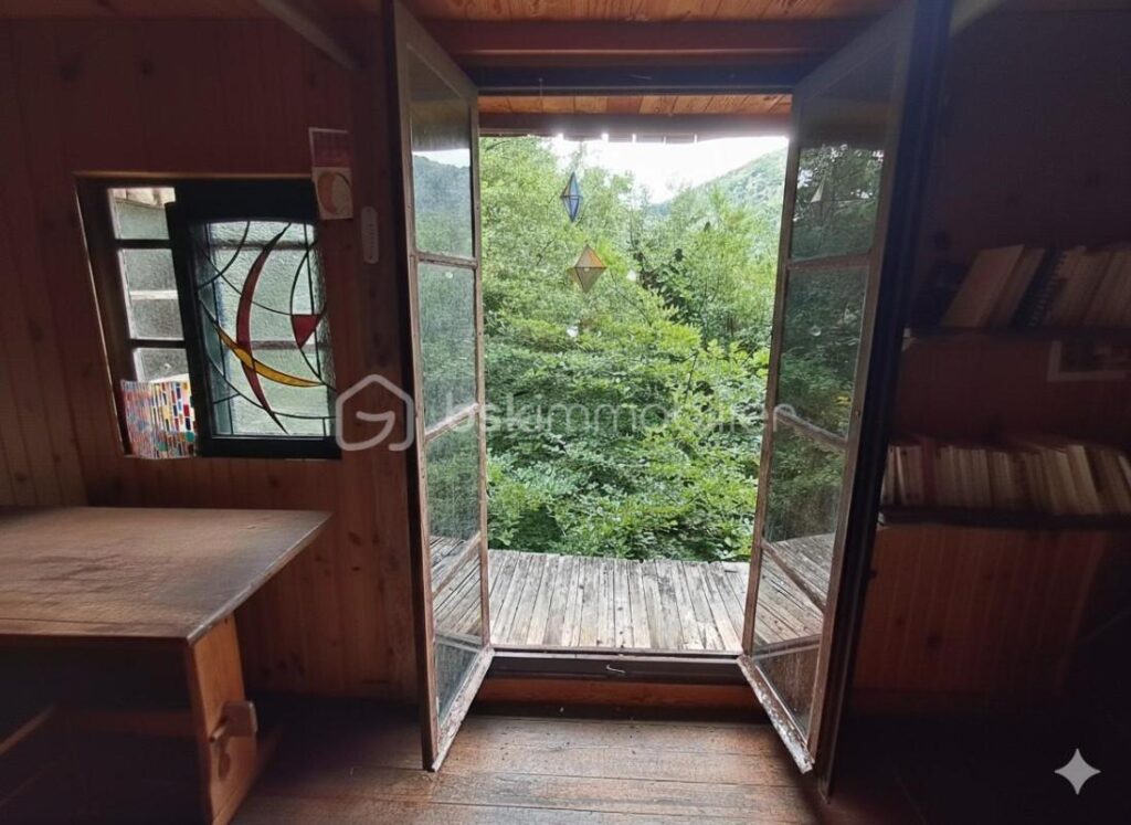 L’authenticité et le rêve: la grange de Jean-Pierre – Un hectare de nature en montagne – 2 pièces – 1 chambre – 30 m²