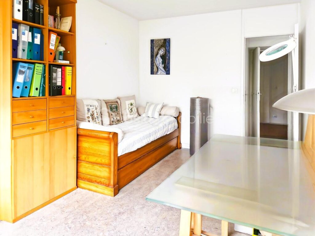 Versailles Clagny – Appartement 4 pièces – 86,74 m² – 2ᵉ étage avec ascenseur – balcons – parking – 4 pièces – 2 chambres – 87 m²