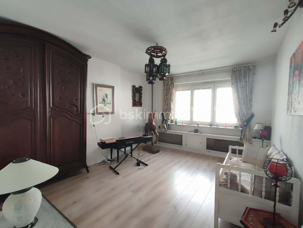 Maison de ville HYPER CENTRE PUR de 1948, 402m2, 15 pièces !!!! – 15 pièces – 9 chambres – 402 m²