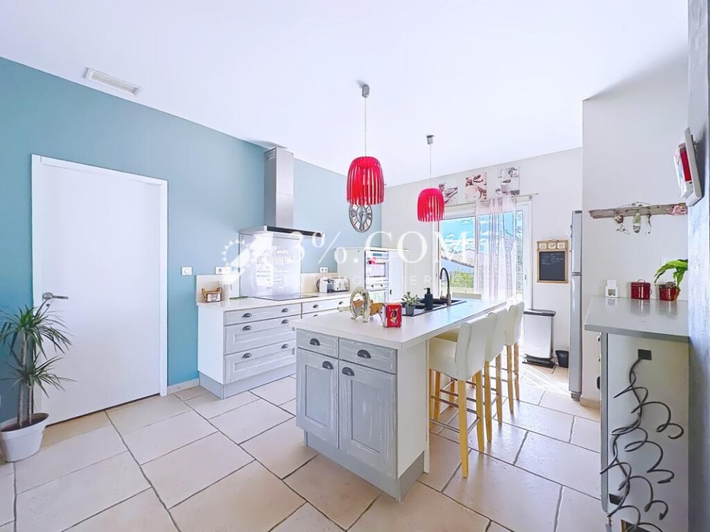 Villa contemporaine d&rsquo;architecte – 7 pièces dans un cadre na – 7 pièces – 4 chambres – 157 m²