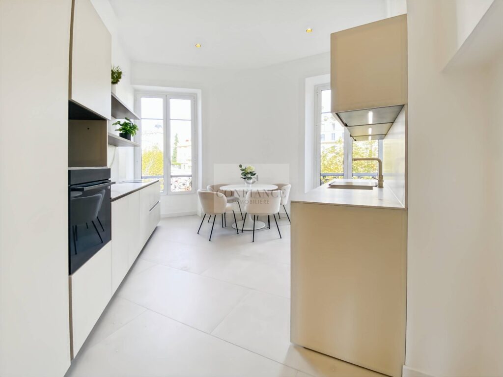 Appartement rénové – 5 pièces – 4 chambres – 194 m²